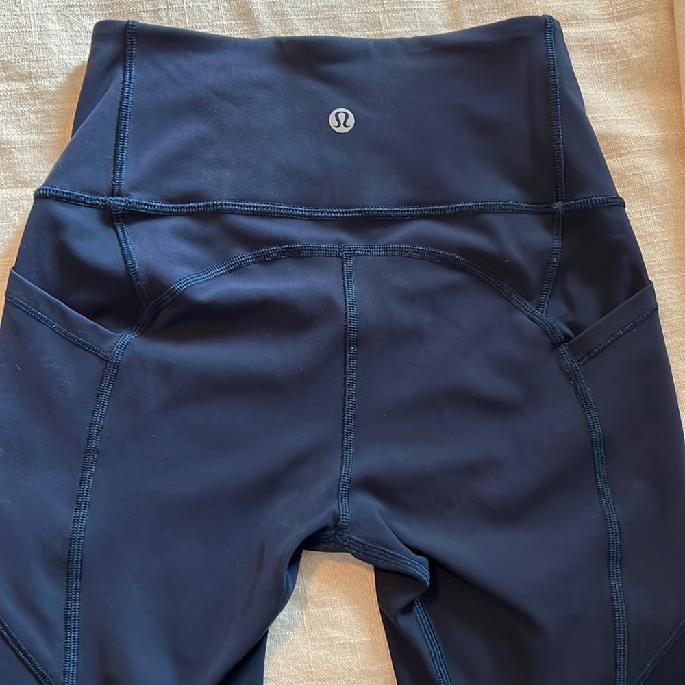 Lululemon navy leggings with pockets